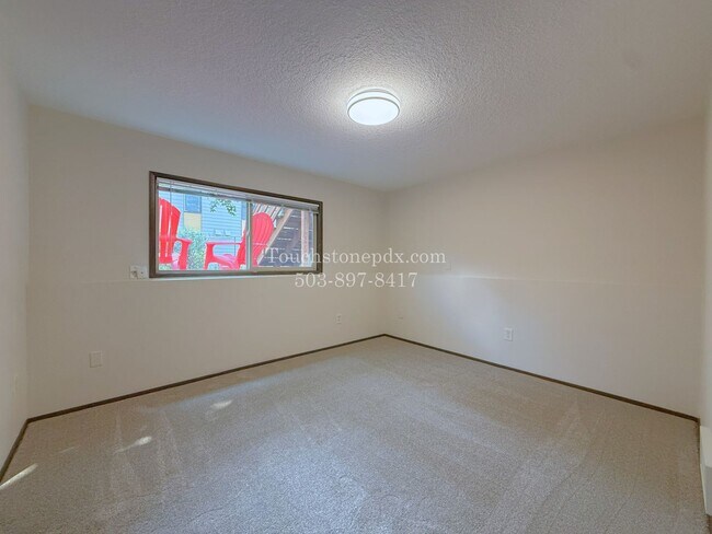 Building Photo - 120 SE 176th Pl