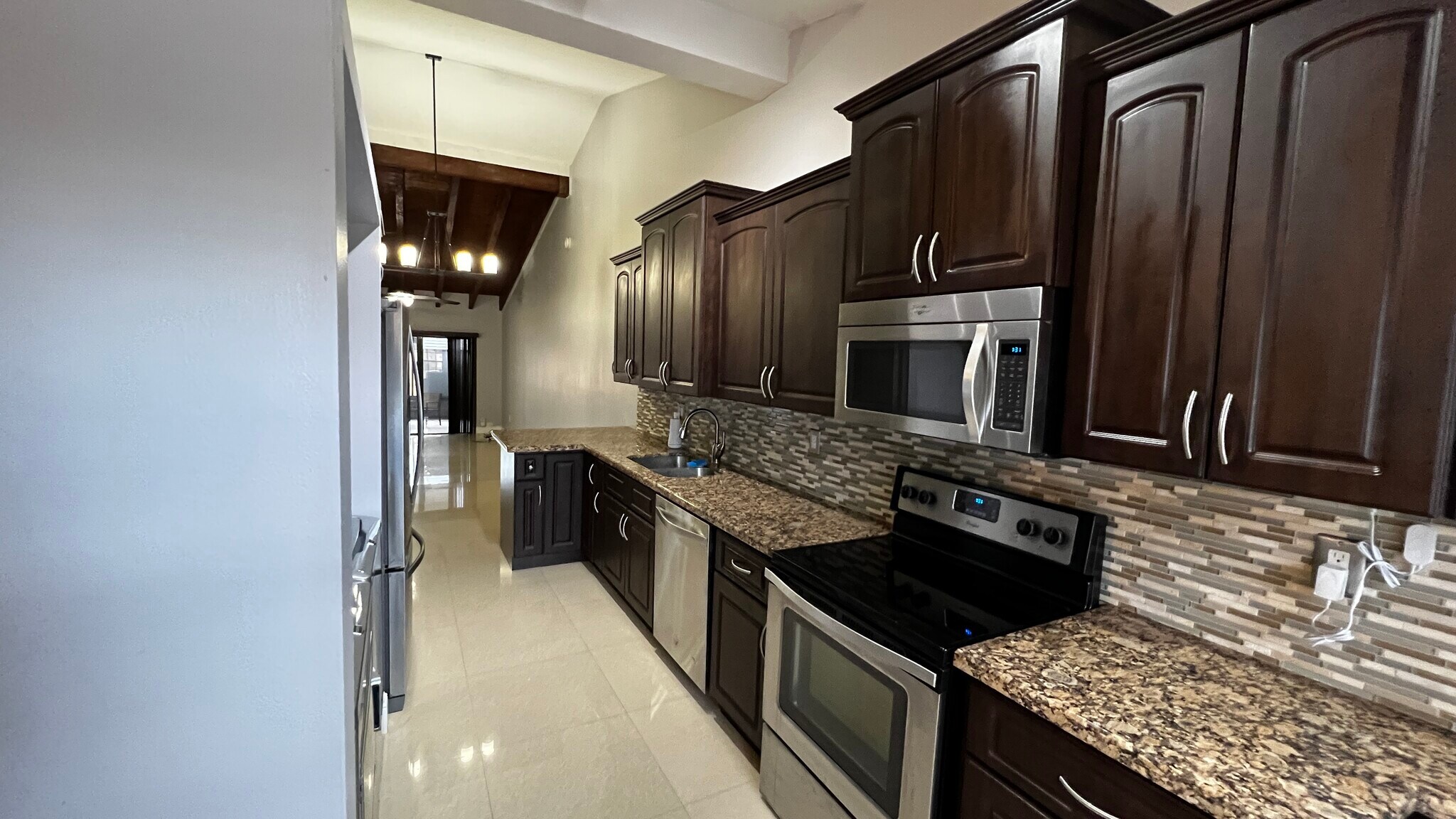 Kitchen - 2310 Elm Ct