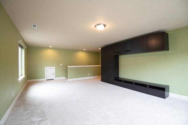 Building Photo - 14822 SW Mulberry Dr