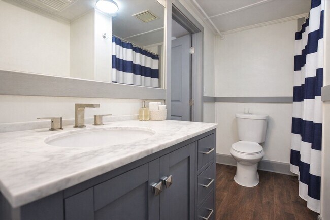 Building Photo - 306 Bryant Ave