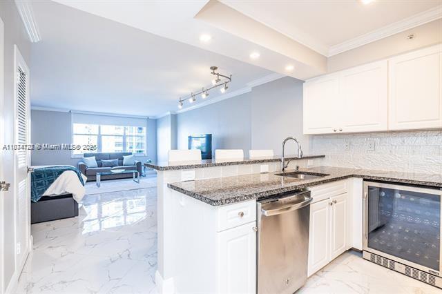 Building Photo - 2501 S Ocean Dr