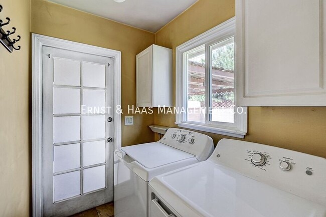 Building Photo - 6533 E Monlaco Rd