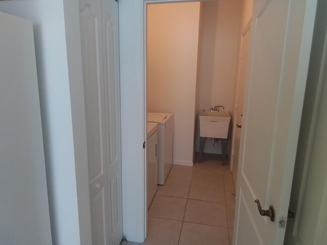 Building Photo - 9834 SW Eastbrook Cir