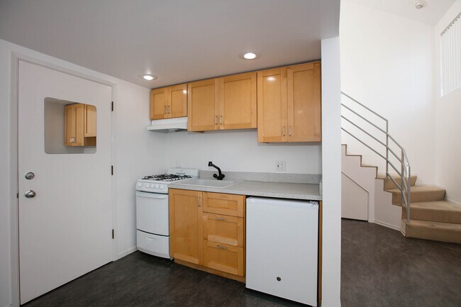 Building Photo - 3016 Ruskin St