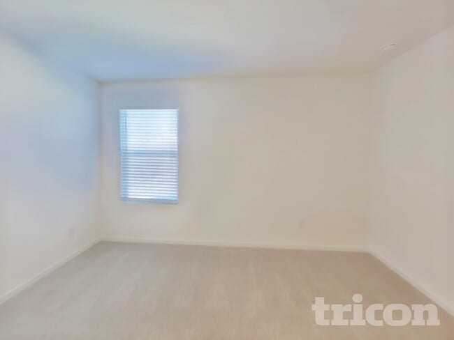 Building Photo - 1616 Parlier St