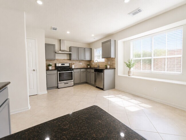 Building Photo - 9423 Rippling Fields Dr