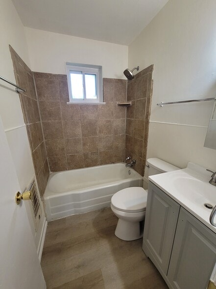 Building Photo - 612 N Kelly St