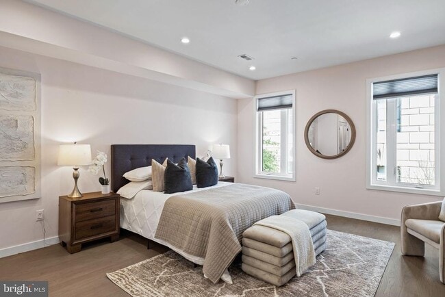 Building Photo - 2106 Spring St