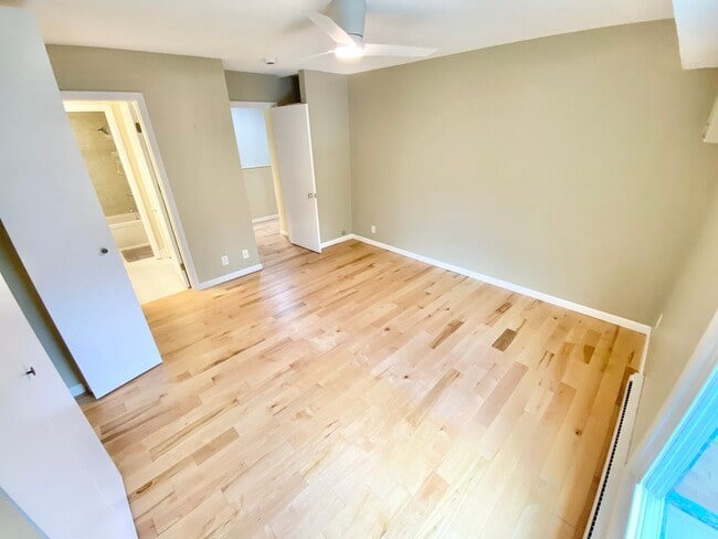 Building Photo - 180 Ledgewood Cir