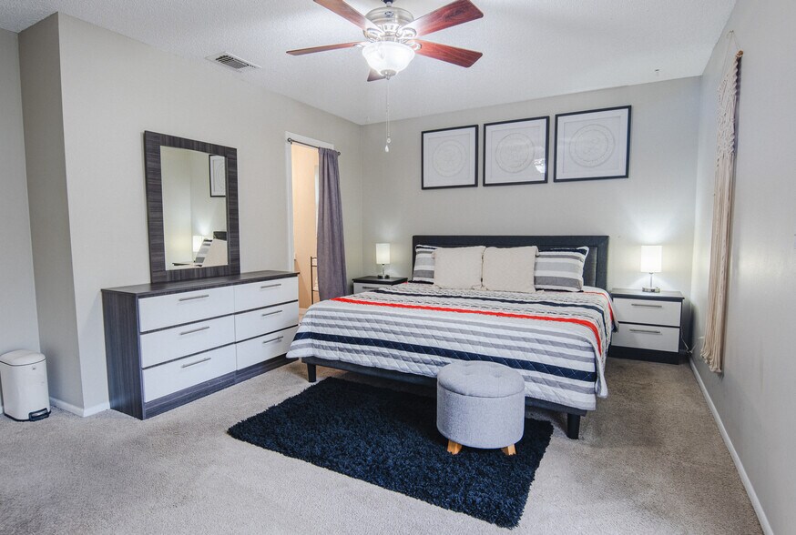 Building Photo - 888 Florida Pky