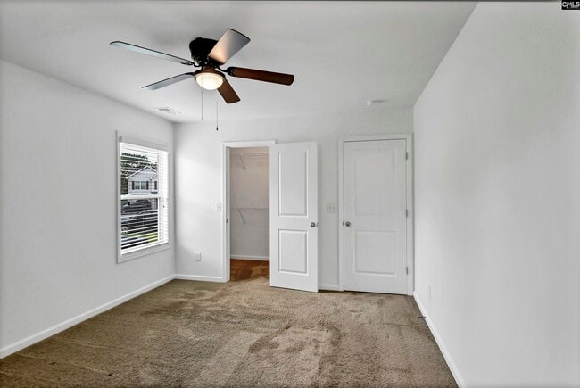 Building Photo - 357 Finch Ln