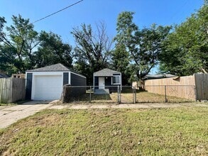 Building Photo - Remodeled Studio HOUSE with Fence and Garage