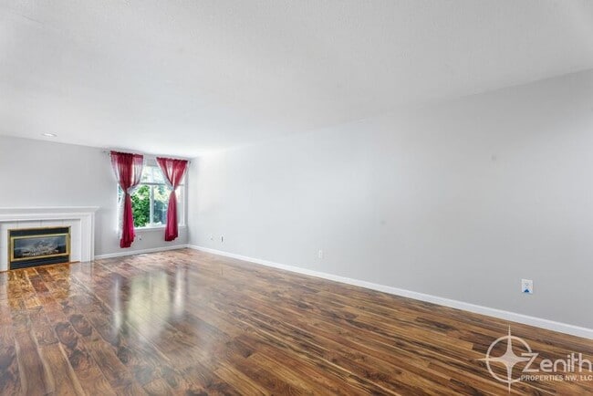 Building Photo - 5113 NE 77th Ave