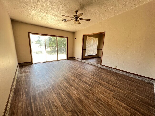 Building Photo - 104 Crawford Ct