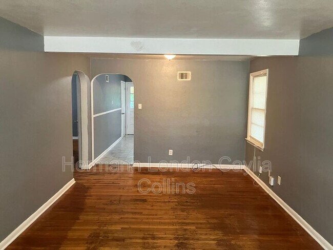 Building Photo - 8708 Granada Pl