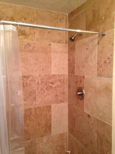 Building Photo - 1498 Findlay St