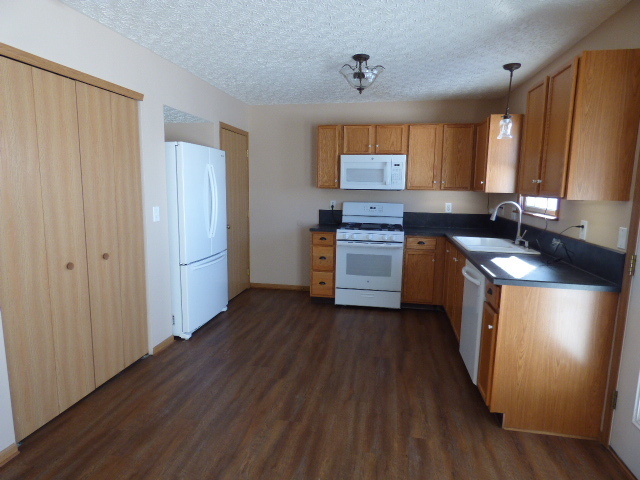 Building Photo - Village at Shannon Green Home