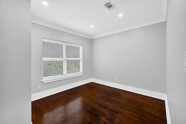 Building Photo - 12430 Pecan Ct