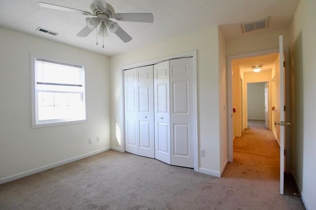 Building Photo - 120 Hollen Mill Ct