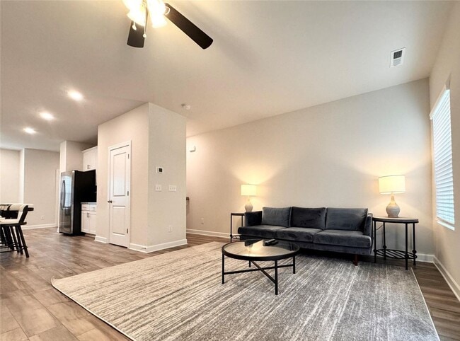 Building Photo - Enchanting 3-Story Single Home  | 4 BR/3.5BA | 2-Car Garage |In City Park Community!