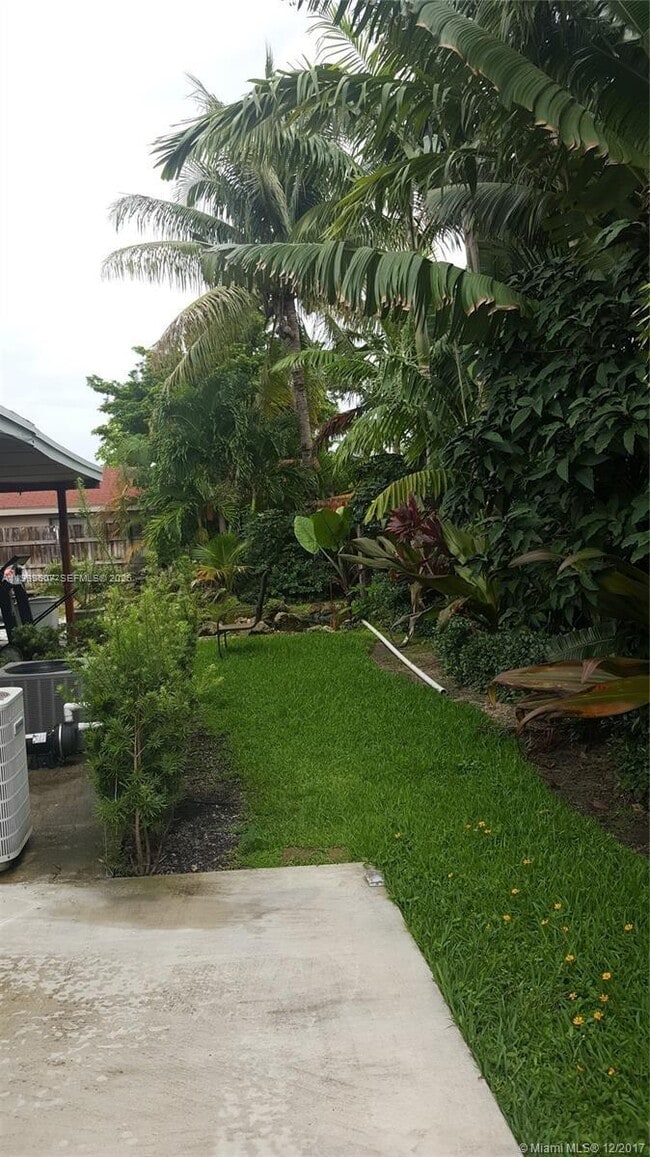 Building Photo - 9841 SW 48th St