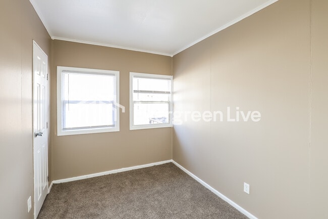 Building Photo - 6784 Franklin St