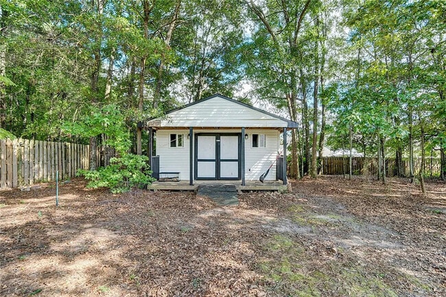 Building Photo - 4 Bedroom 2.5 Bathroom