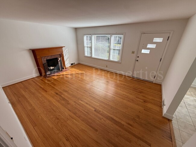 Building Photo - 1058 Irving St