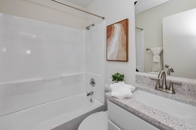 Building Photo - 2121-2123 Fairfax Road