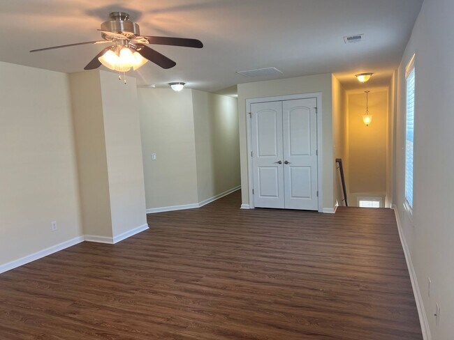 Building Photo - 73 Shell Hall Way