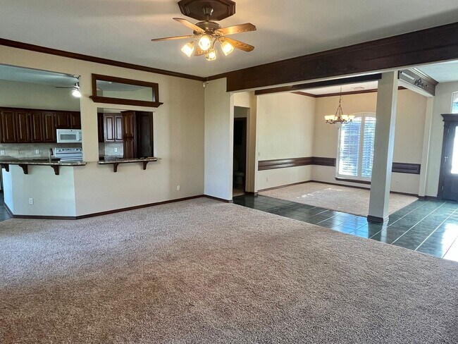 Building Photo - Large 3 Bed 2.5 Bath In Edmond