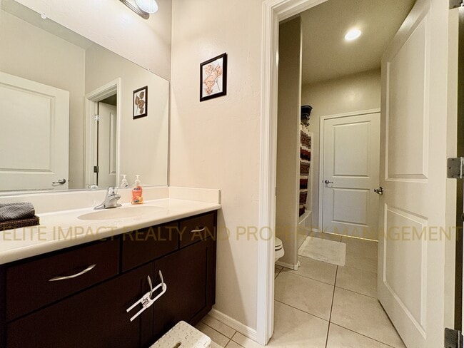 Building Photo - 6711 E Via Boca Grande