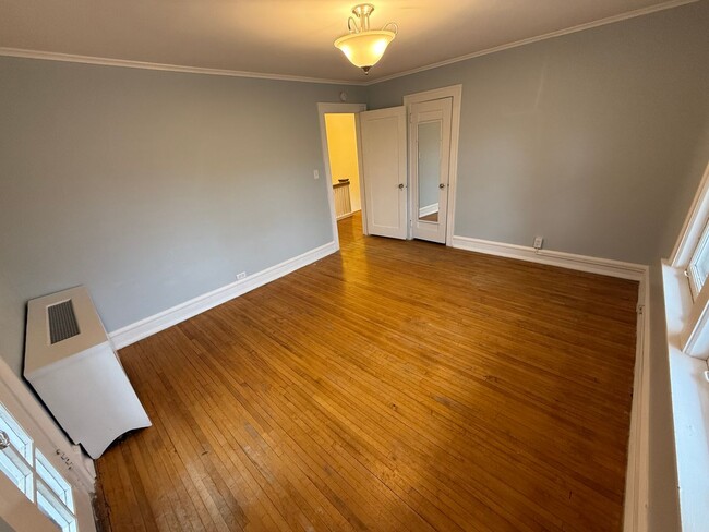 Building Photo - SHORT TERM RENTAL ONLY NOW to 5-31-25