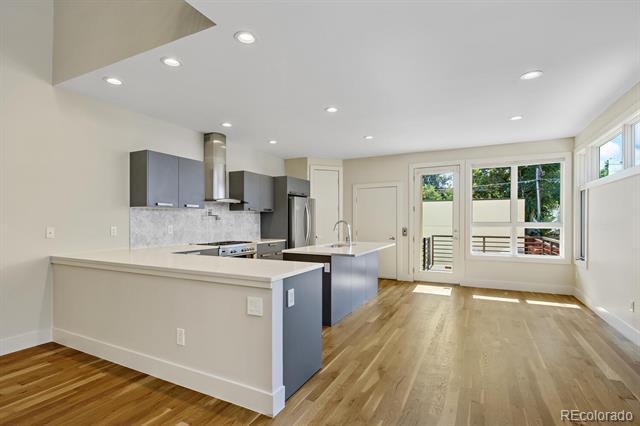 Building Photo - 2414 Glenarm Pl