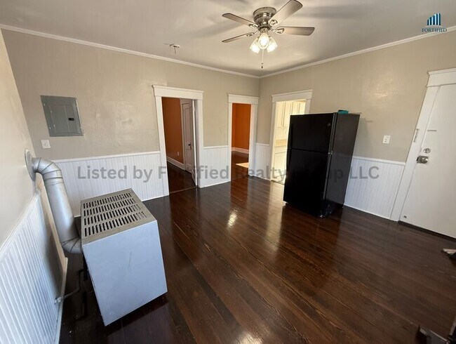 Building Photo - 170 King St