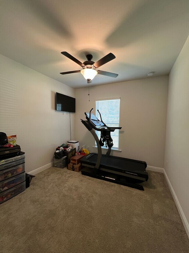 Building Photo - Exceptional 4 Bedroom in Milton