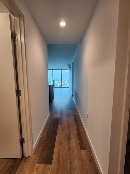Building Photo - 1515 Liona St