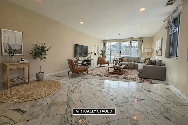 Building Photo - 4 Canal Park