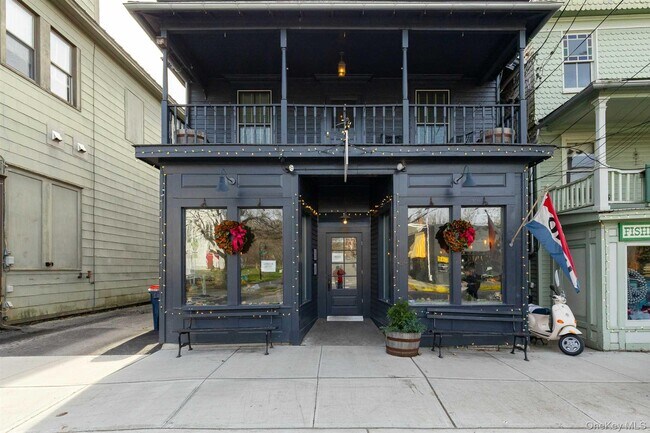 Building Photo - 44 Main St