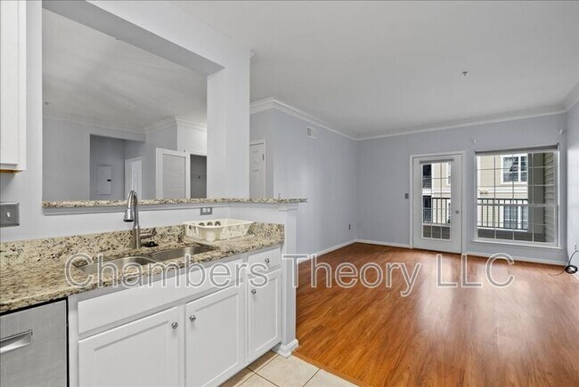 Building Photo - 4852 Eisenhower Ave