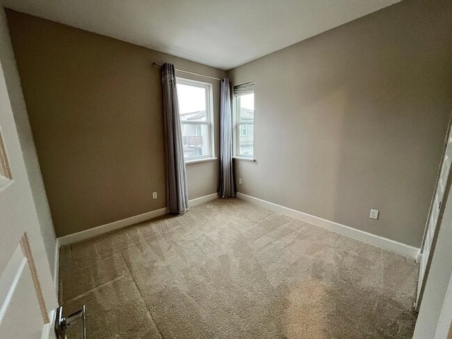 Building Photo - 121 Stevenson Blvd