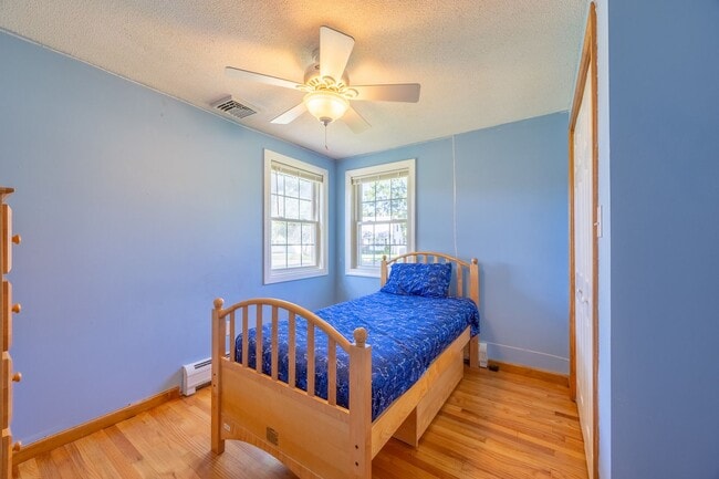Building Photo - Charming 3-Bedroom Home in a Peaceful Neig...