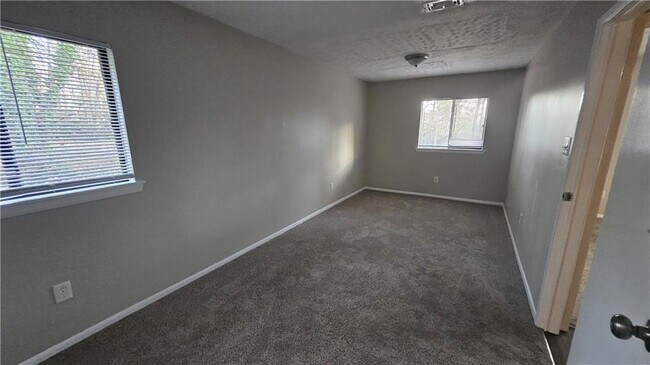 Building Photo - 2673 Stoneview Ct NW