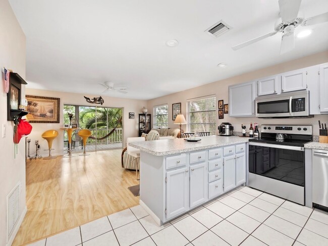 Building Photo - 109 Shore Rd