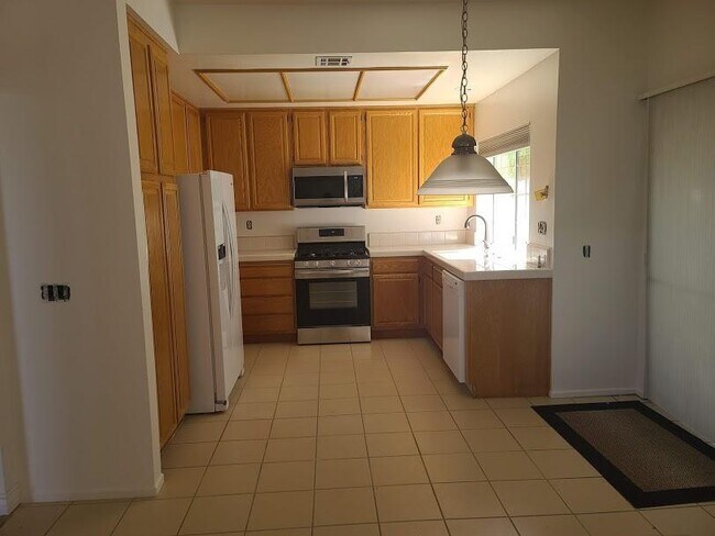 Building Photo - 1029 Amberton Ln
