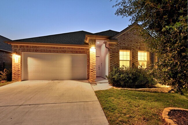 Building Photo - 3/BR 2/BA Home with Modern Touches and Coz...