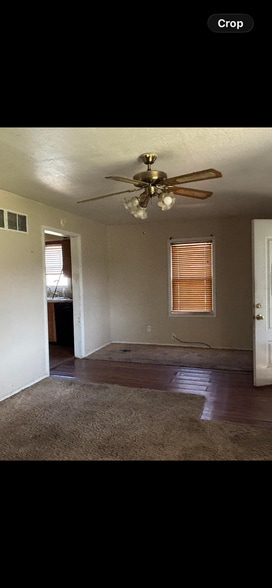 Building Photo - 2803 S Pasfield St