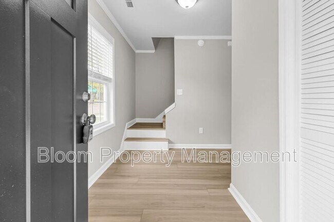 Building Photo - 974 Governors Rd