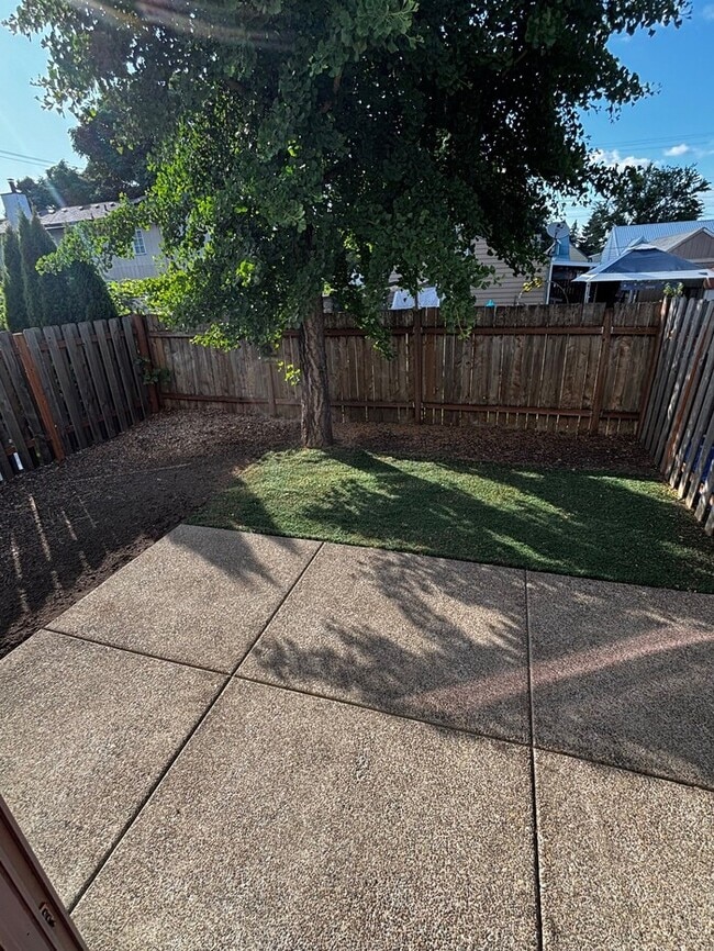 Building Photo - Beautiful Home with LVP Flooring, SS Appliances, Garage, W/D, Fenced Yard, LARGE Master & MORE!