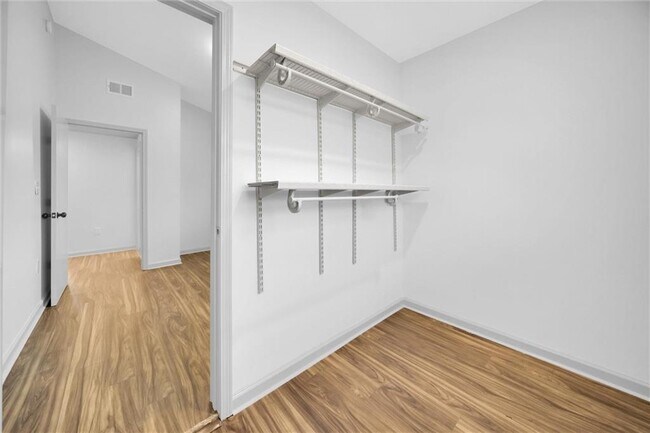 Building Photo - 3119 Piper Dr